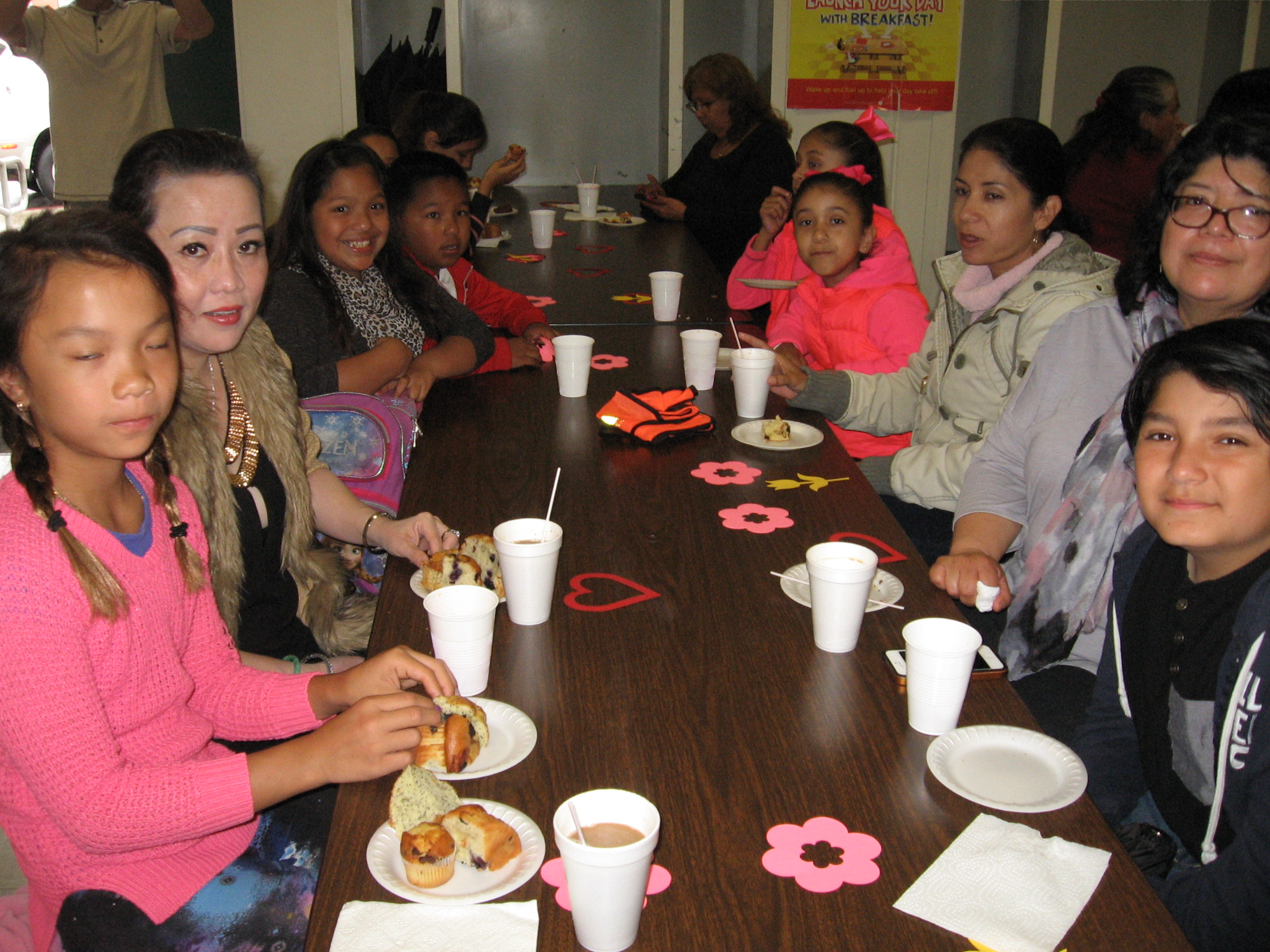 Roadrunners celebrate moms on Mothers Day with tasty pastries!